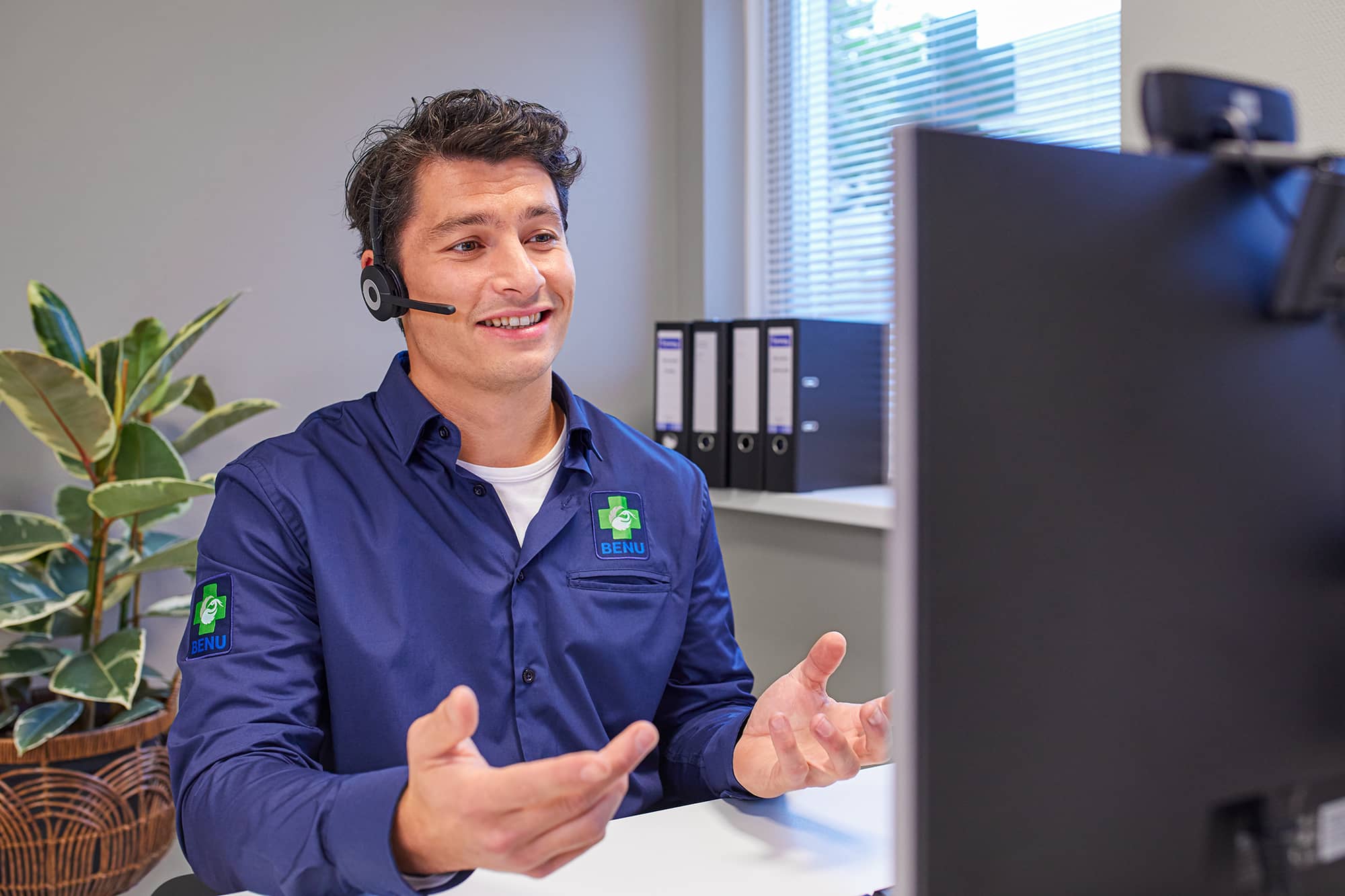 BENU Apotheek - apotheker achter computer 2