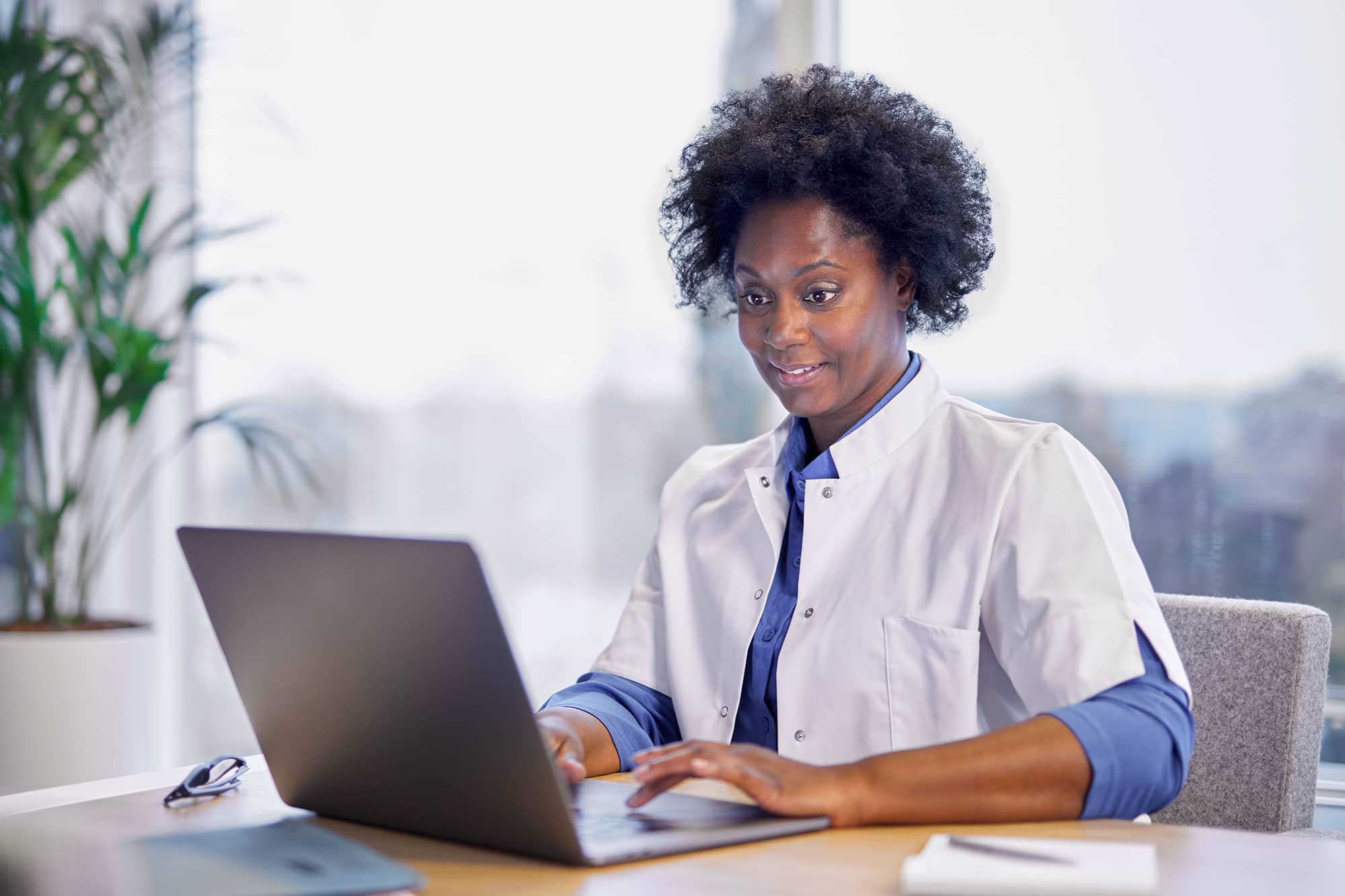 BENU Apotheek - Zorgproef achter de computer