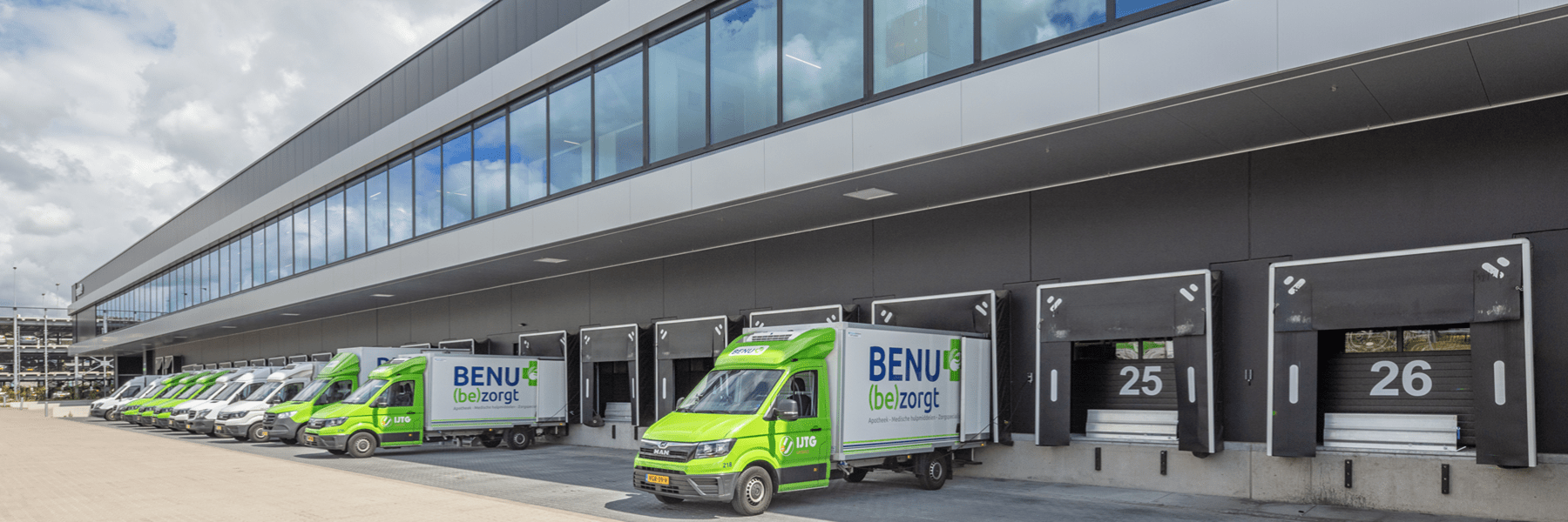 Bestelauto's voor docks DC Amsterdam 